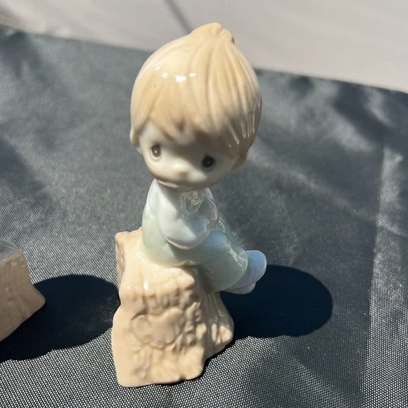 Precious moments salt and pepper shaker - Picture 4 of 5